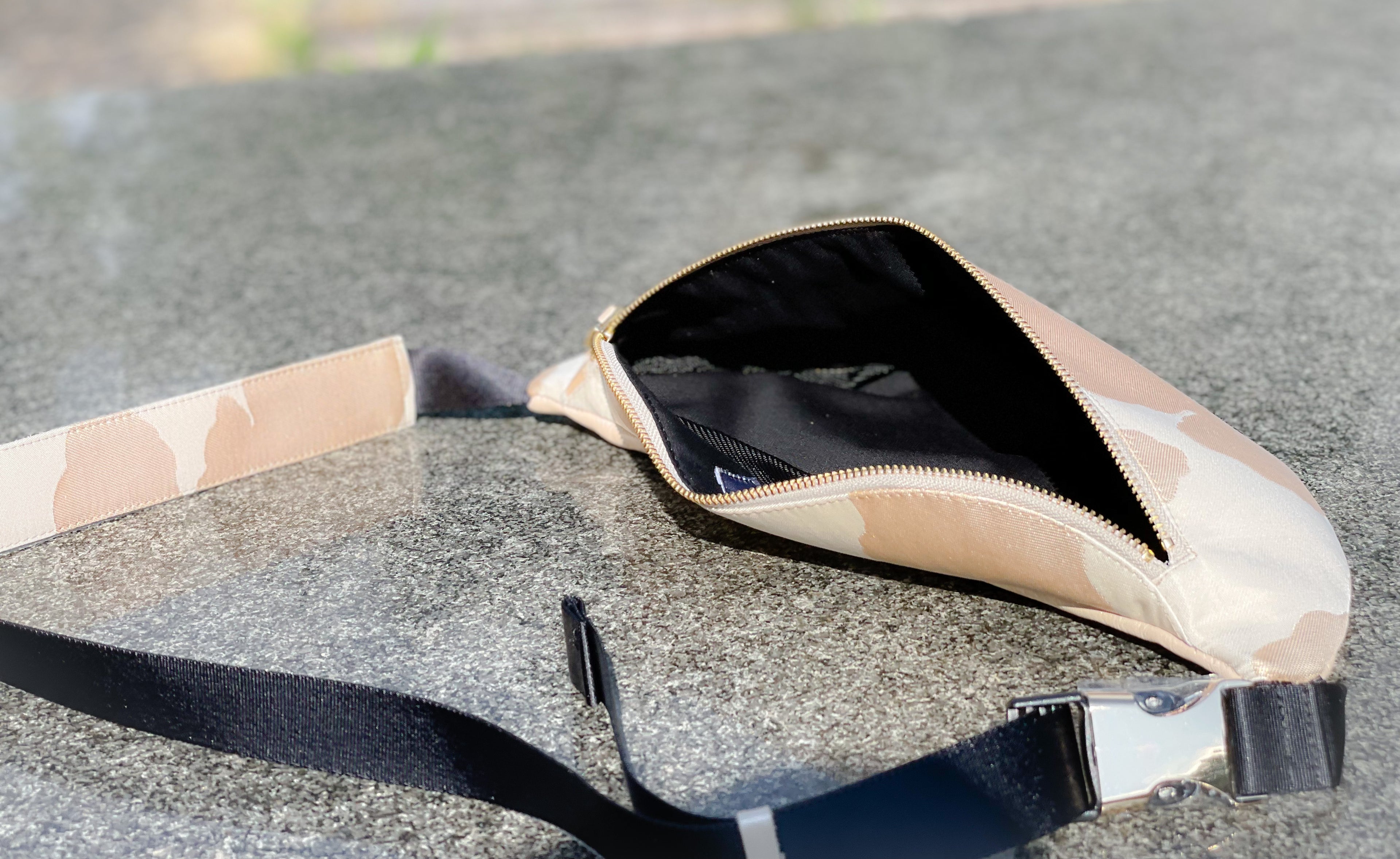 Waist・Cross-body Bag【Haku】クロスボディーバッグ【箔】