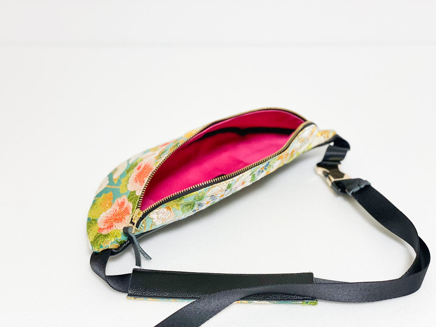 Waist・Cross-body Bag【Ouju】クロスボディーバッグ【桜寿】