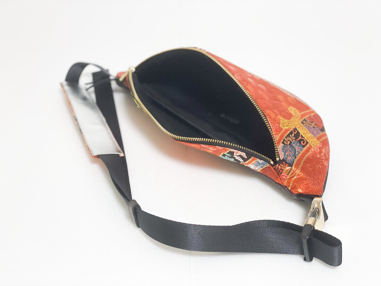 Waist・Cross-body Bag【Mebuki】クロスボディーバッグ【芽蕗】