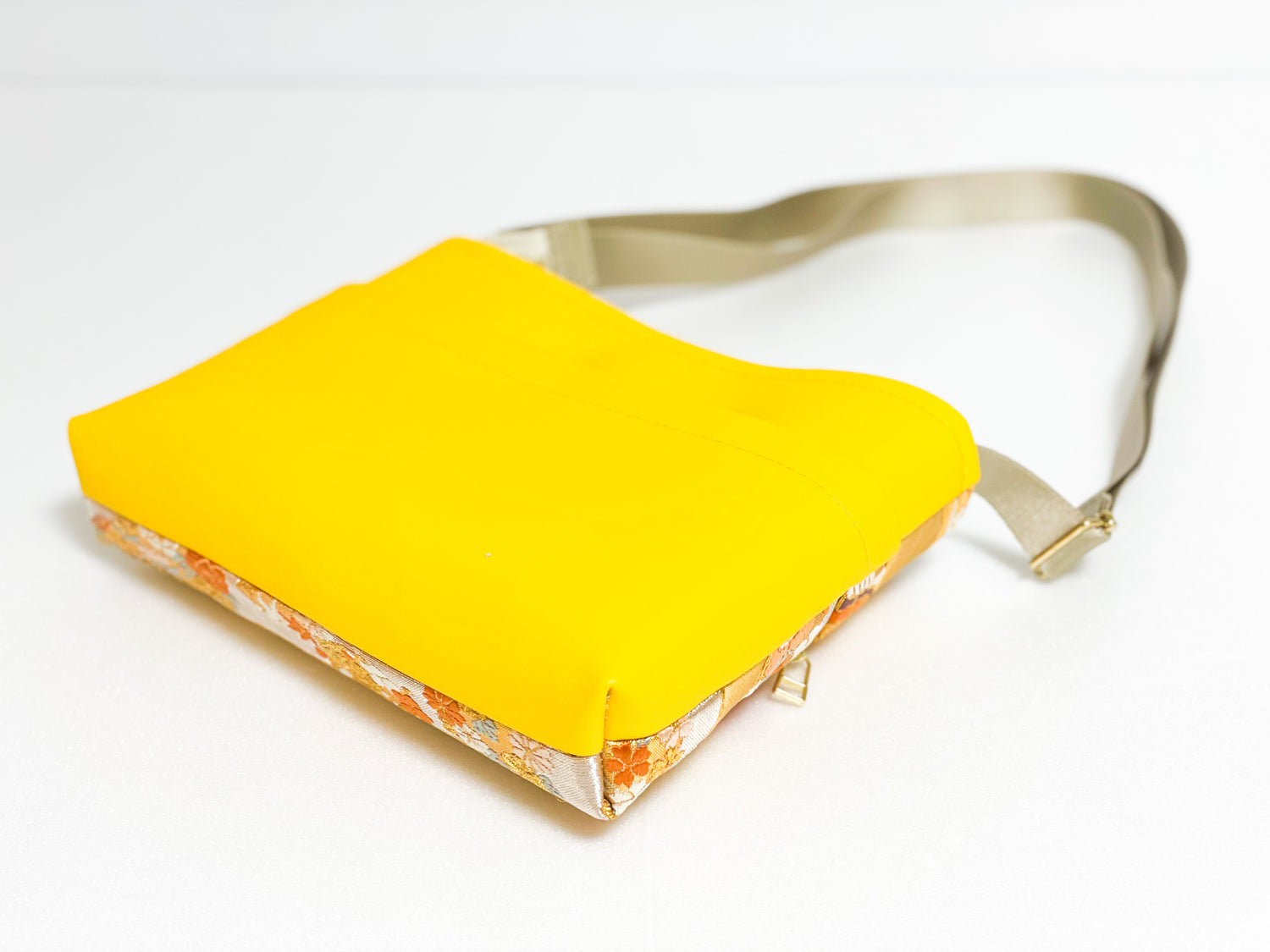 Sacoche Elite【Shiina】サコッシュ Elite【詩衣那】