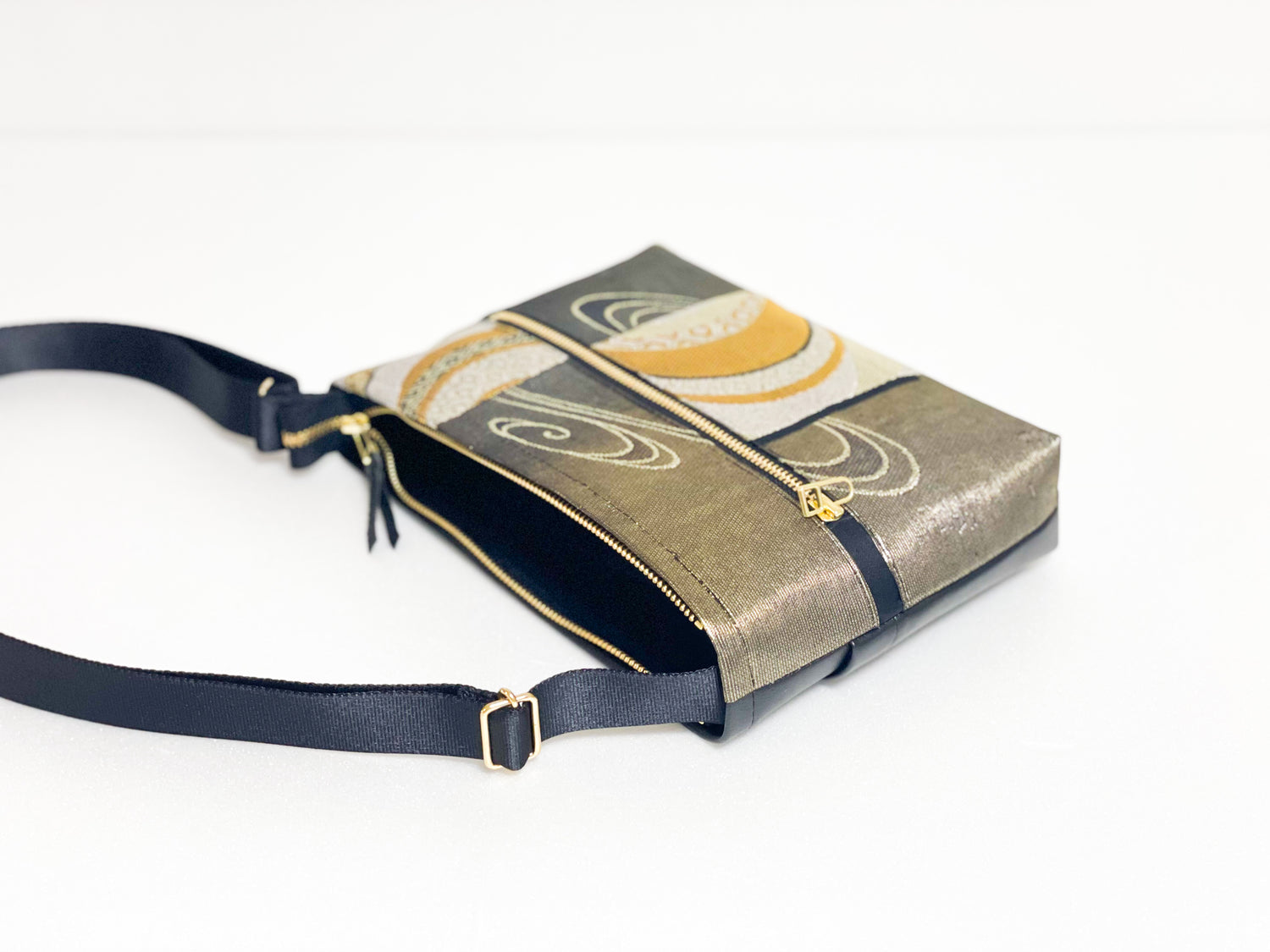 Sacoche Elite【Shifumi】サコッシュ Elite【詩文】