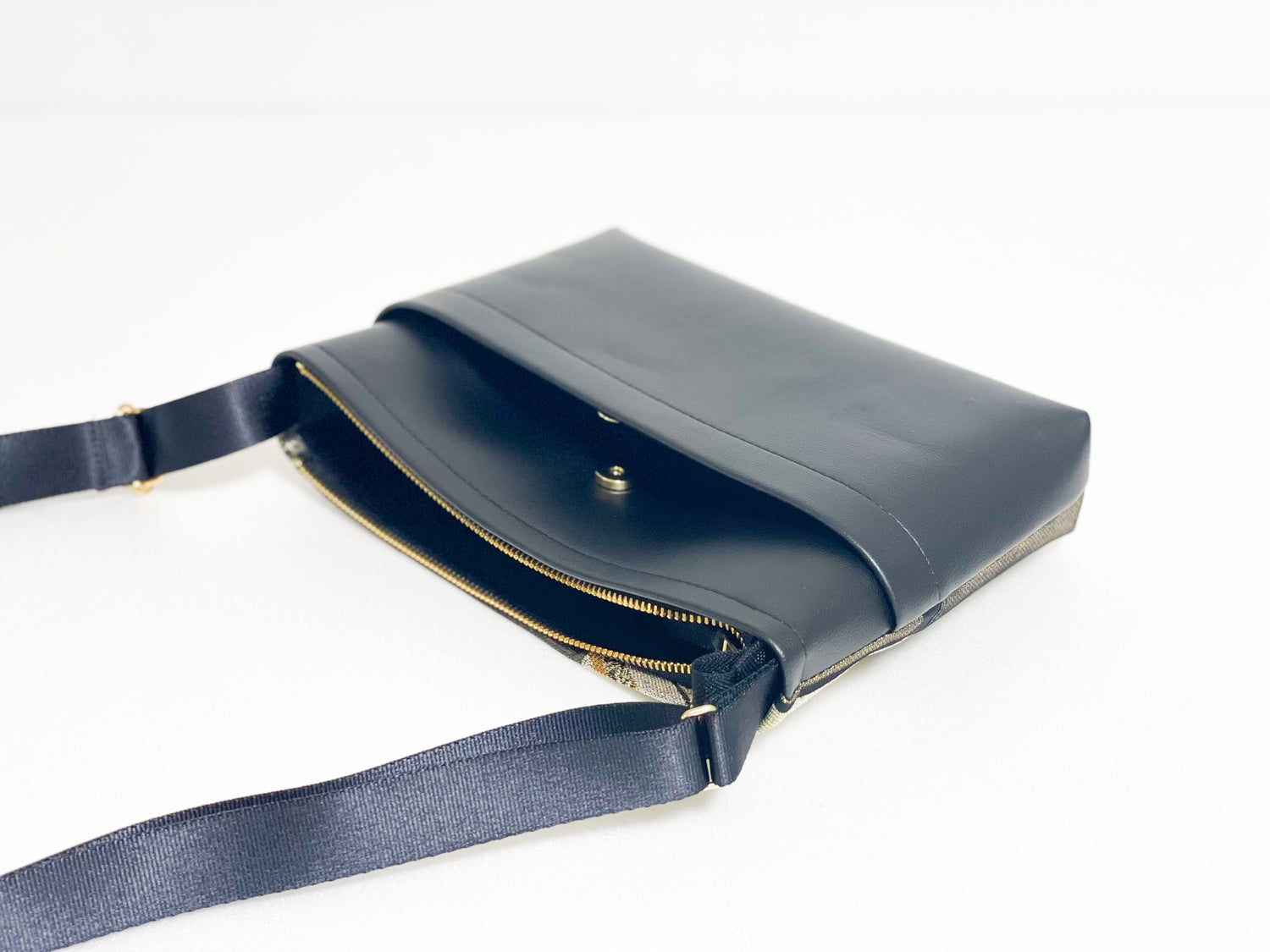 Sacoche Elite【Shifumi】サコッシュ Elite【詩文】