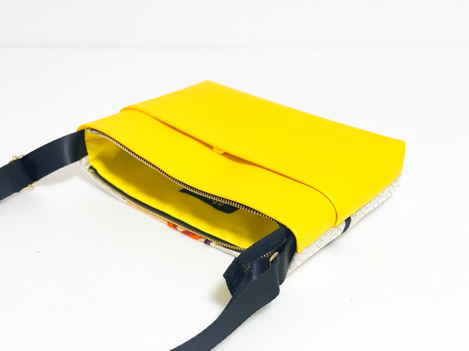 Sacoche Elite【Anju】サコッシュ Elite【杏珠】